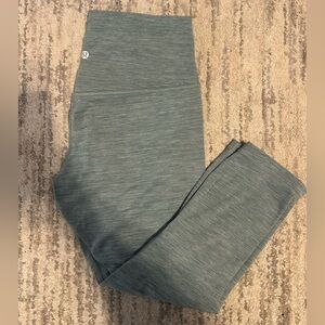 Like new! Lululemon Align Cropped Leggings